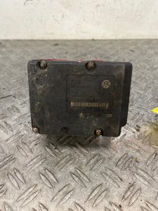 Bloc ABS (freins anti-blocage) VOLKSWAGEN GOLF 4 – 1J0614117C