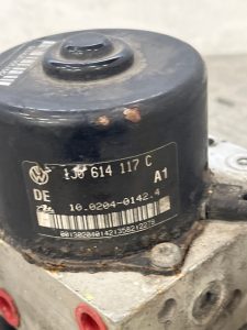 Bloc ABS (freins anti-blocage) VOLKSWAGEN GOLF 4 – 1J0614117C