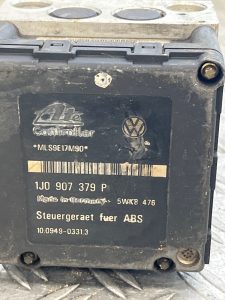 Bloc ABS (freins anti-blocage) VOLKSWAGEN GOLF 4 – 1J0614117D