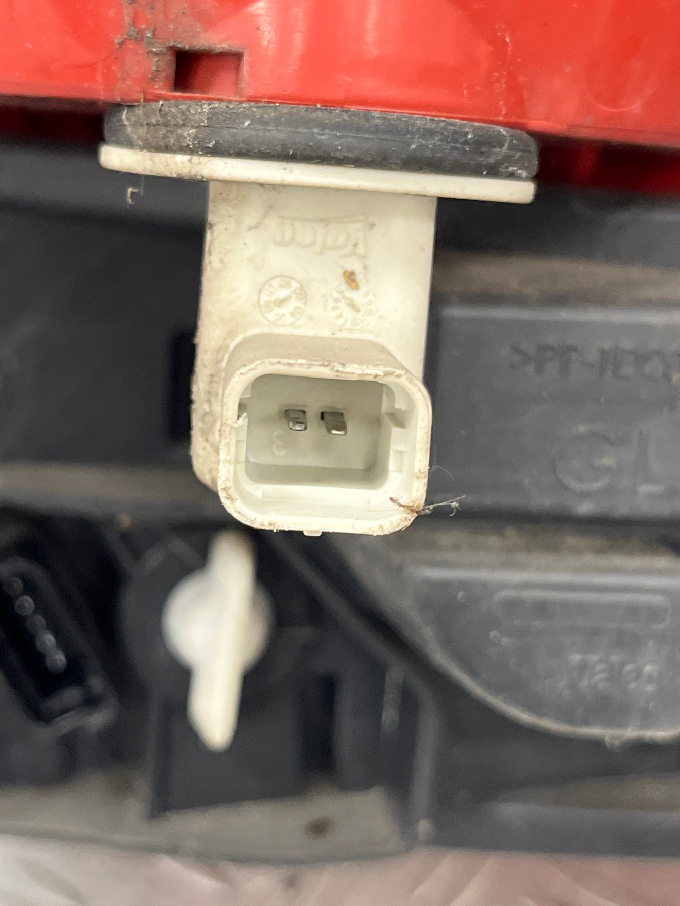 FEU ARRIERE PRINCIPAL GAUCHE RENAULT MEGANE 2 – 8200413214