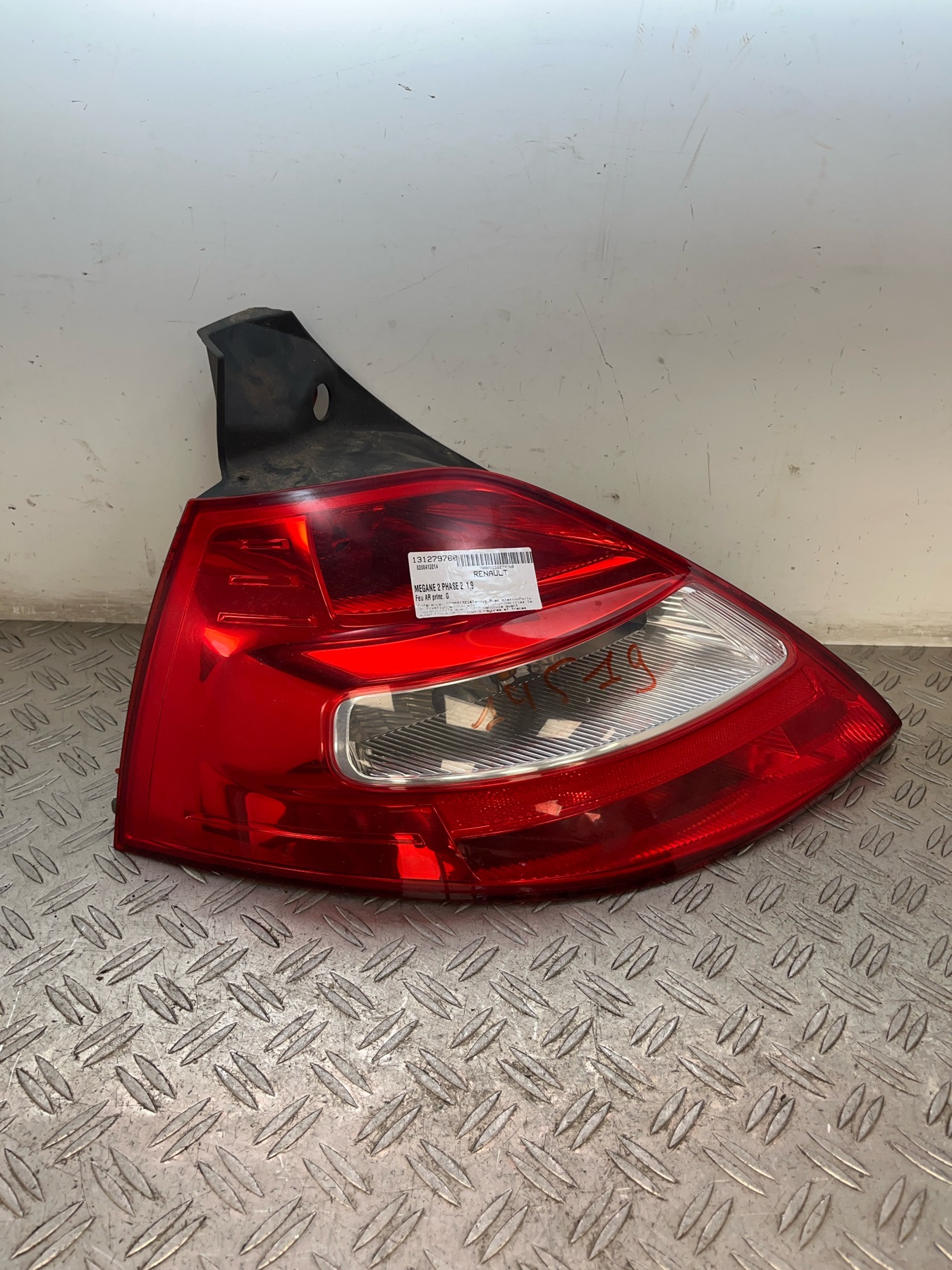 FEU ARRIERE PRINCIPAL GAUCHE RENAULT MEGANE 2 – 8200413214
