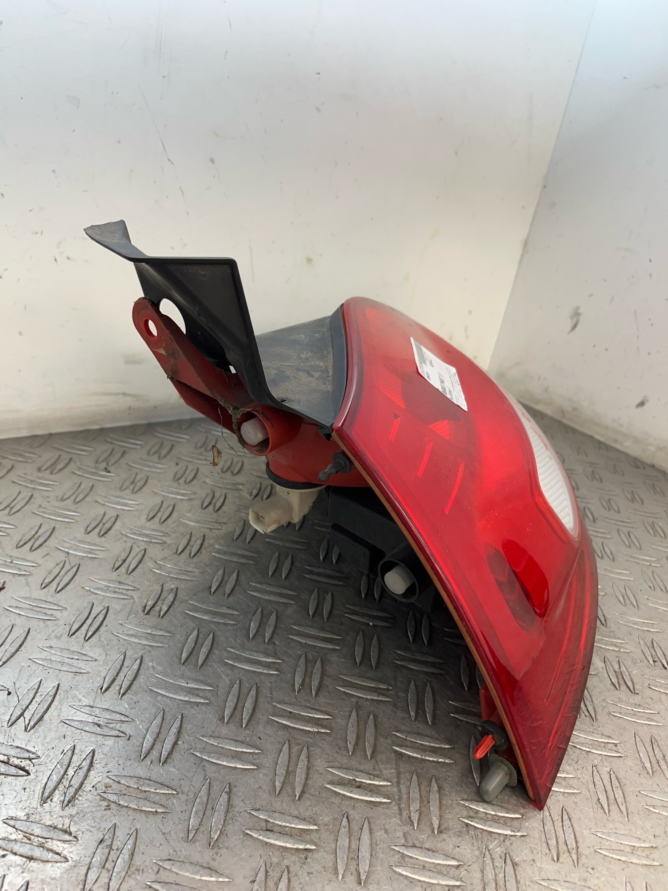FEU ARRIERE PRINCIPAL GAUCHE RENAULT MEGANE 2 – 8200413214