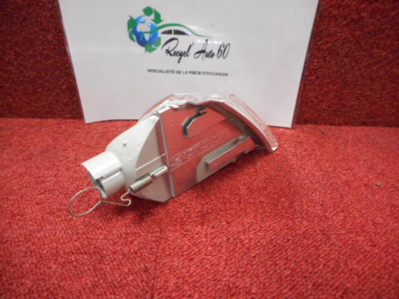 Repetiteur clignotant avant droit  (Feux) RENAULT LAGUNA 1 – 085523