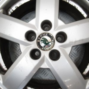 Jante alu 15 pouces 5 trous Skoda Fabia 1