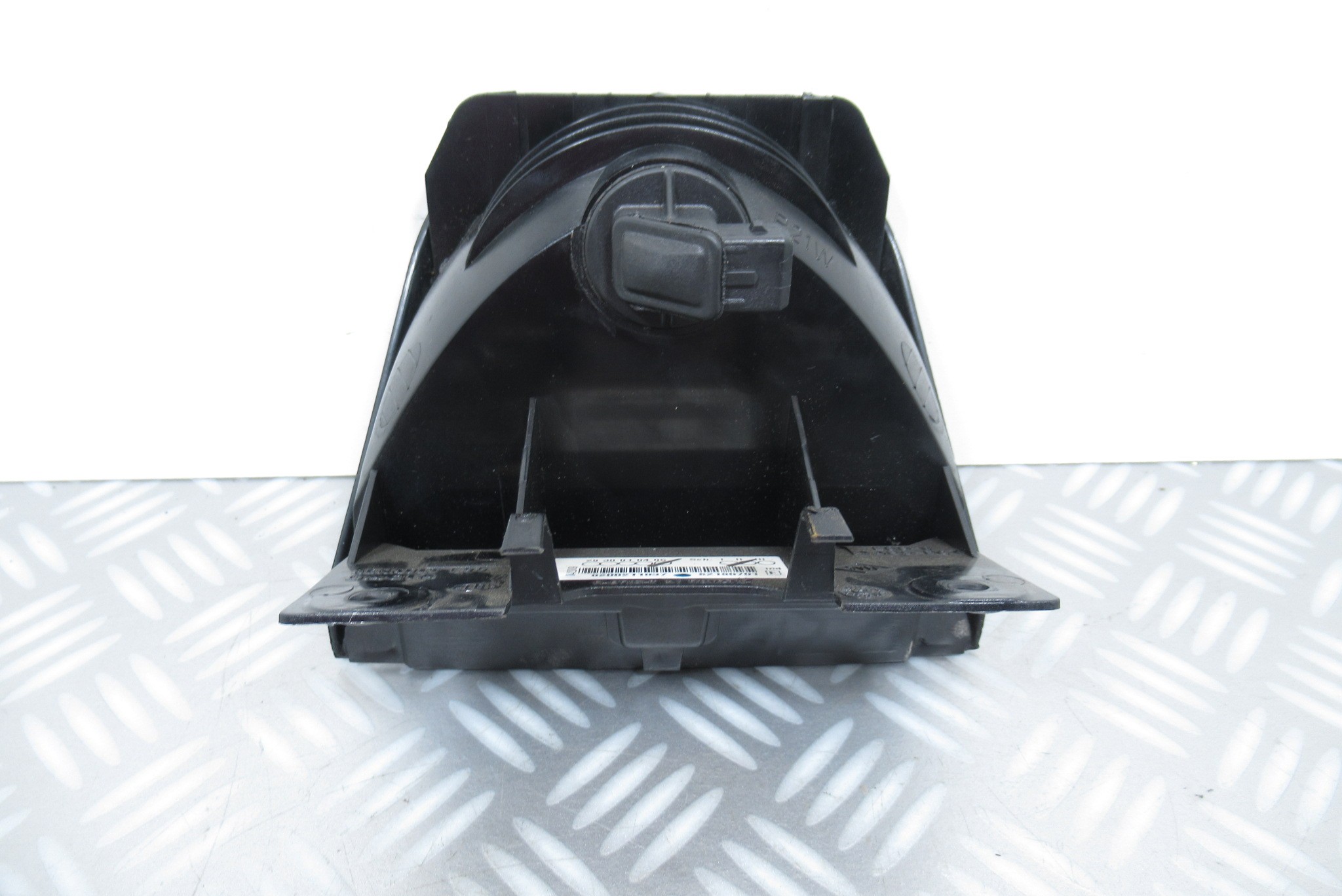 3 EME feu stop Dacia Logan 8200211037