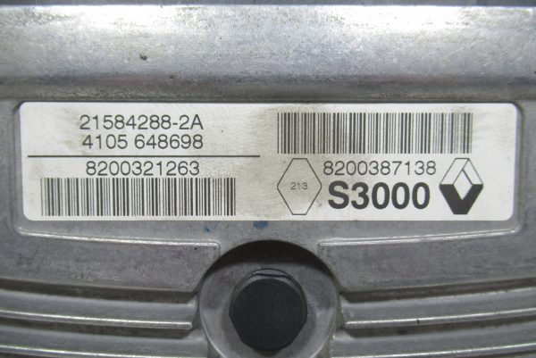 Calculateur Moteur Renault Megane2 8200387138