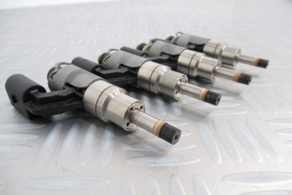 Injecteurs Bosch Audi A3 1.6 FSI 115 CV 0261500016 / 03C906036A