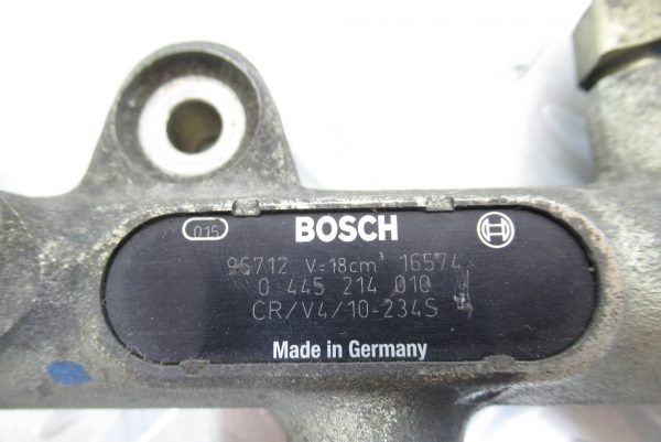 Rampe Injection Bosch Peugeot 406 2L HDI 110 CV 0445214010