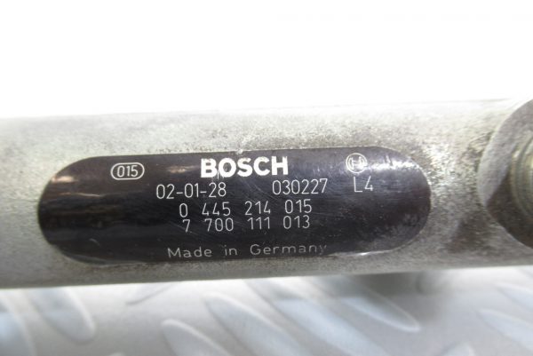 Rampe Injection Bosch Renault Scenic 2 1.9 DCI 0445214015 / 7700111013