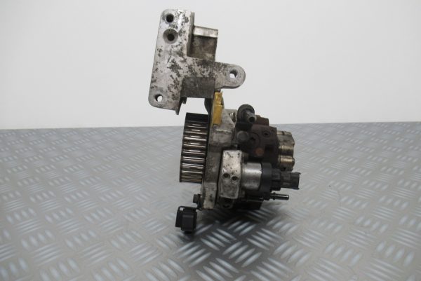 Pompe injection Bosch Renault Scenic 1,9 DCI 120 CV  0445010075 / 8200456693
