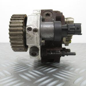 Pompe injection Bosch Renault Megane 1,9 DCI  0445010075 / 8200108225