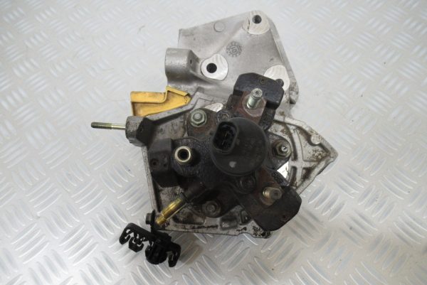 Pompe injection Bosch Renault Kangoo 1,9 DCI  0445010018 / 7700111010