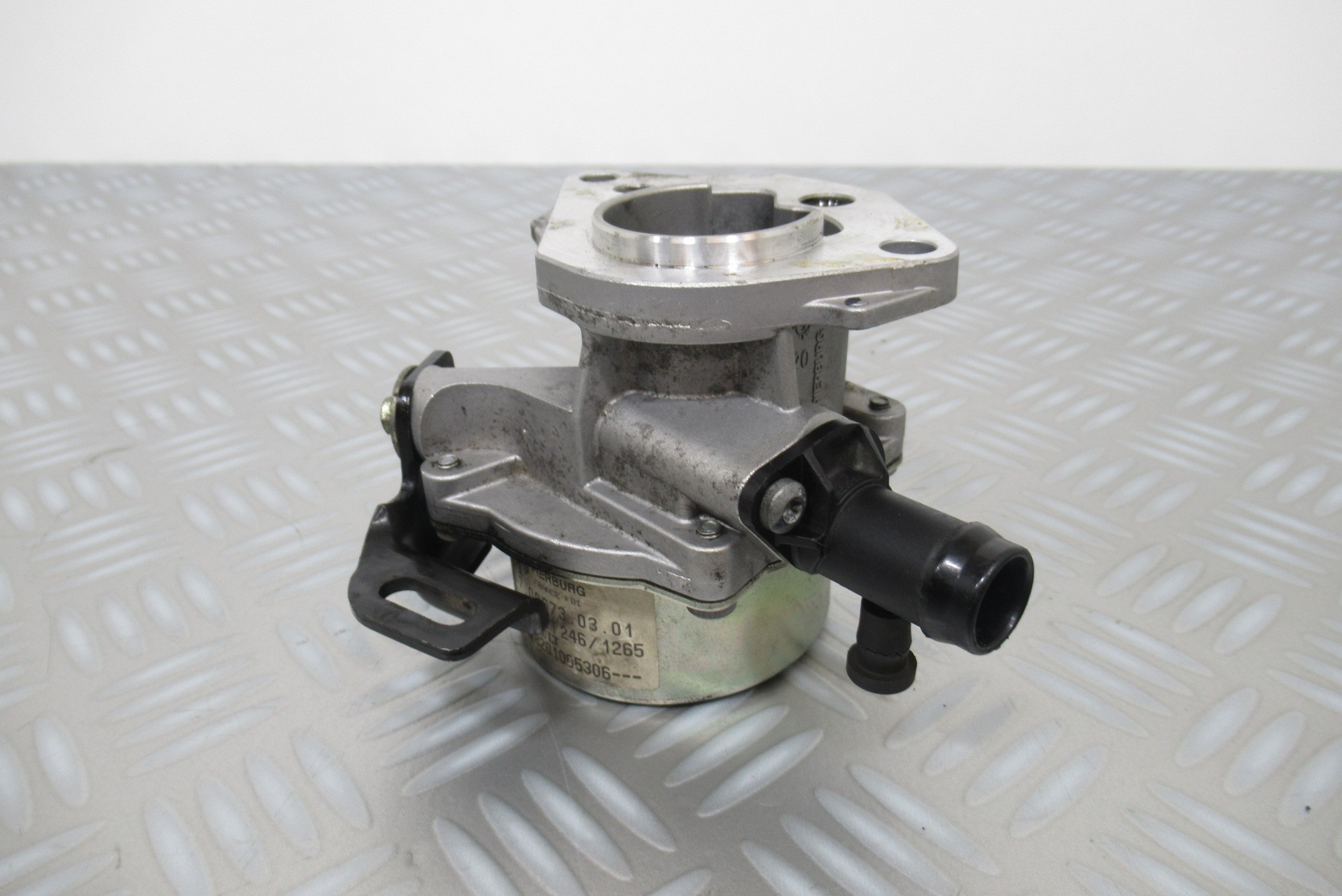 Pompe a vide Pierburg Renault Clio 3 1,5 DCI 8201005306