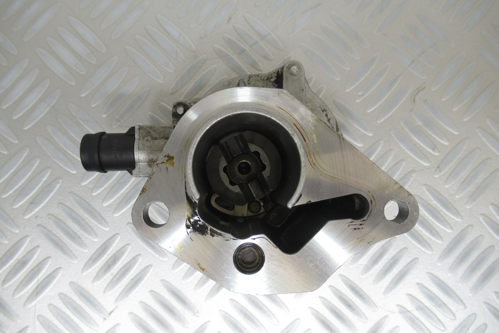 Pompe a vide Pierburg Renault Modus 1,5 DCI 8200327149