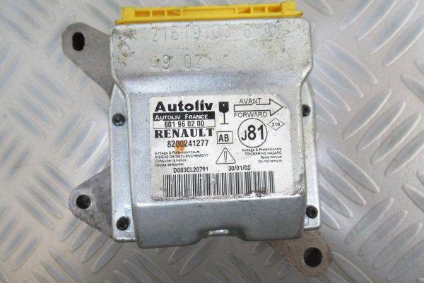 Calculateur d’airbag Renault Espace 3 8200251277