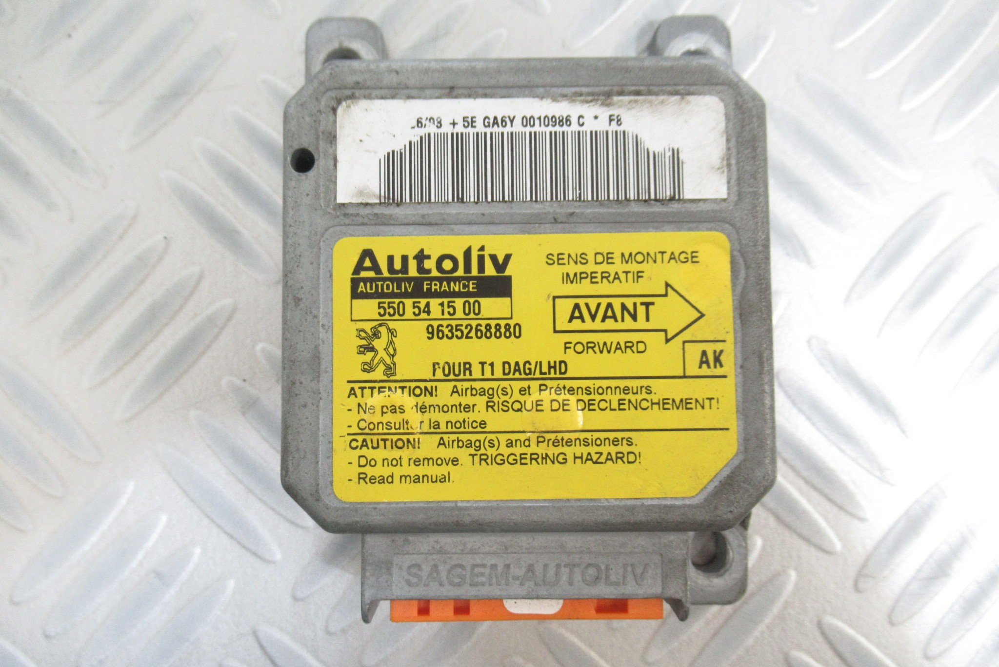 Calculateur d&rsquo;airbag Peugeot 206 9635268880 / 550541500