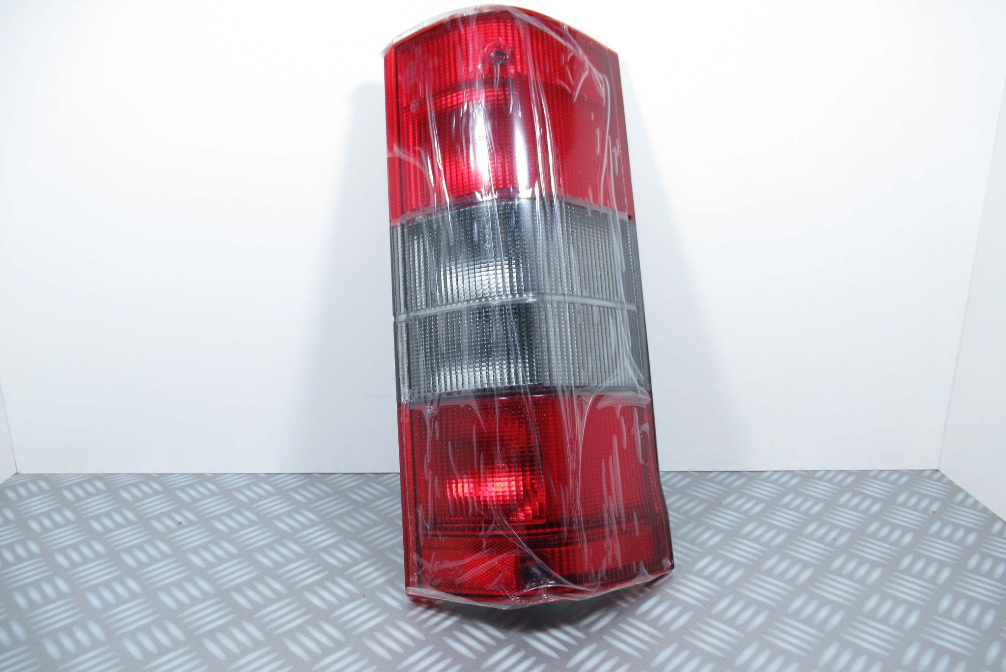 Feu arrière droit Citroen, Peugeot, Fiat 08171