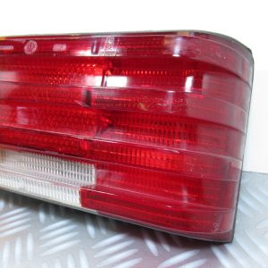 Feu arrière gauche Mercedes 200