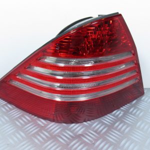 Feu arrière gauche Mercedes classe S (220)