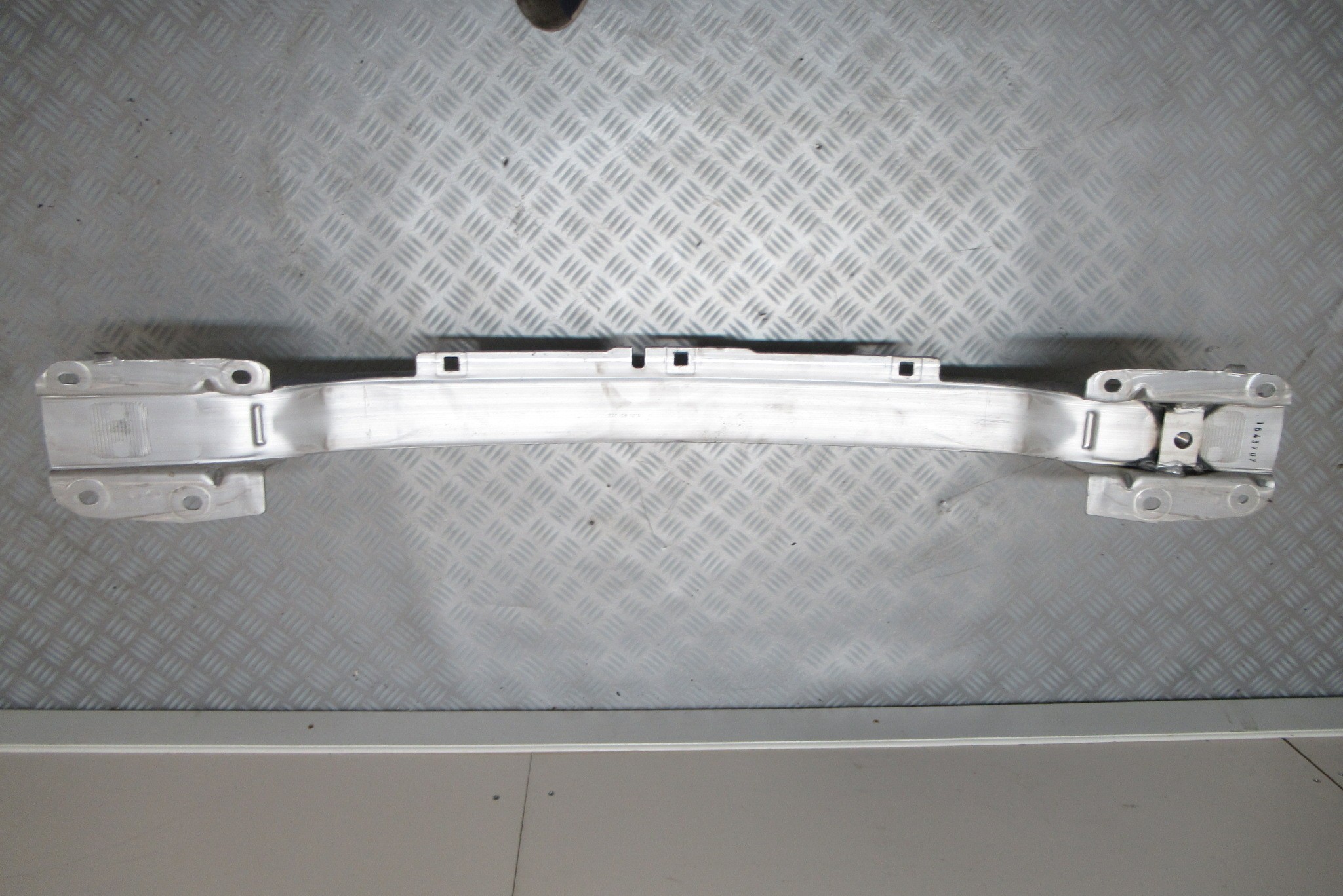 Renfort de pare choc avant Renault Laguna 3