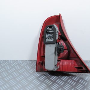 Feu arrière droit Renault Clio 2