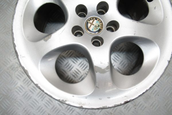 Jante alu 16 pouces 5 trous Alfa Romeo 147 1