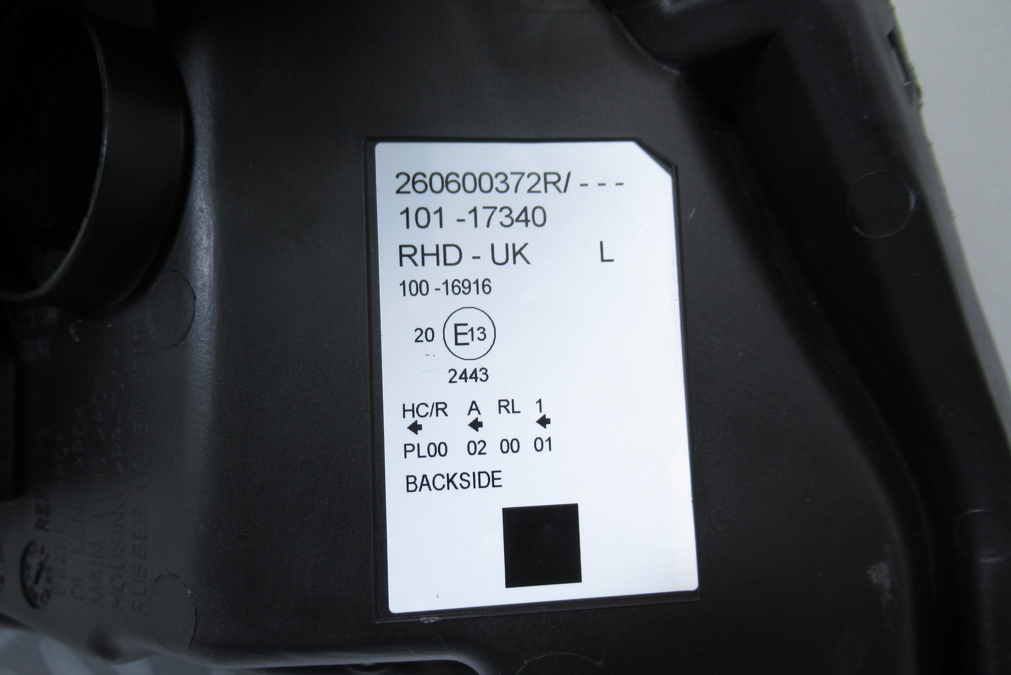 Optique avant gauche fond noir Renault Kangoo 2 260600372R – Recycl Auto 60
